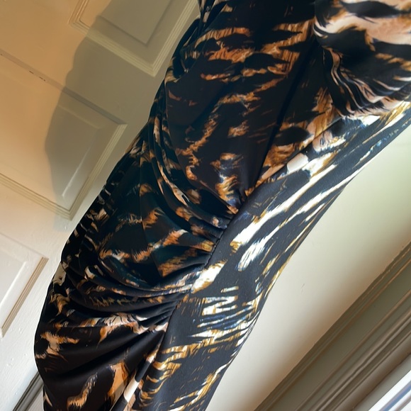 Vince Camuto 3/4 sleeve top polyester / spandex blend. - Picture 5 of 6